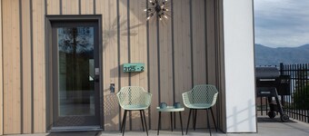 2 bedroom modern lakeview home near wine trail