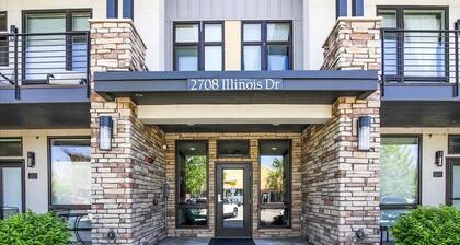 Rigden Farm Loft with garage, elevator, secure building, close to CSU & Old Town