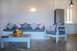 TV - Irenes View Apartments Villa 5 - 5 guests with pool and sea view in Agia Irini (Paros)