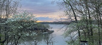 Pets! Spectacular view of the cove + main channel! Much to do nearby.