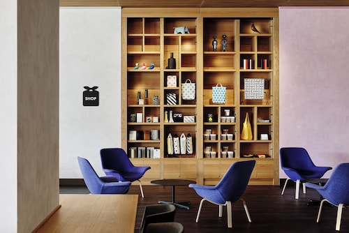 ロビーラウンジ