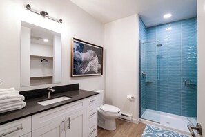 Combined shower/tub