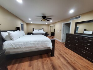 7 habitaciones, escritorio, tabla de planchar con plancha y wifi gratis