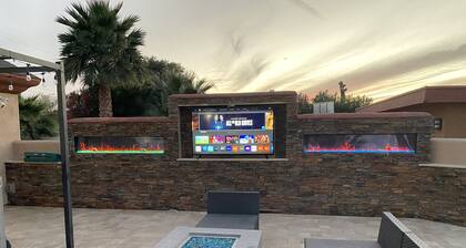 Double Eagle Villa with pool and pickleball close to Scottsdale!