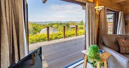 Screel View - a lodge that sleeps 6 guests in 3 bedrooms