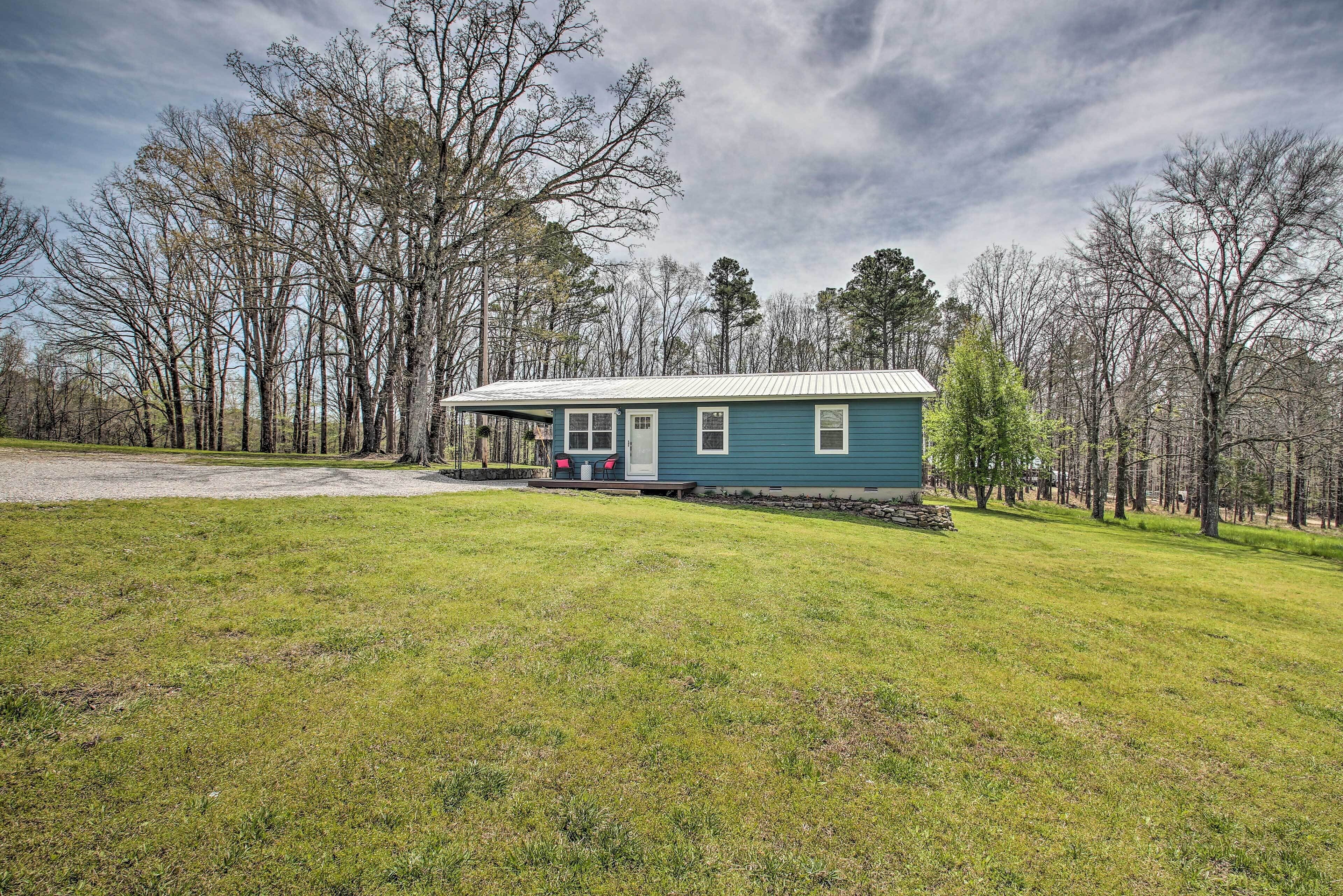 Cozy Hideaway By Lake Ouachita & Hot Springs!