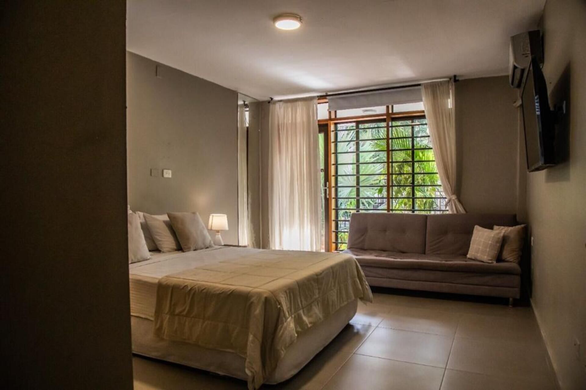 3 quartos, cofres nos quartos, escrivaninha, Wi-Fi de cortesia