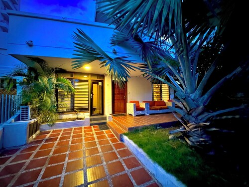 Gallery Beach Home Jacuzzi Jacuzzi Hockey & Billiards