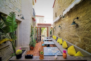 Courtyard - Micel Otel Alaçatı (Cesme)