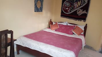 1 bedroom, in-room safe, desk, iron/ironing board