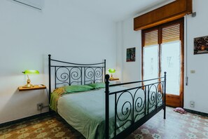 3 dormitorios, cuna de viaje, wifi gratis y ropa de cama