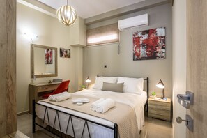 1 camera, una cassaforte in camera, tende oscuranti, ferro/asse da stiro