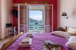 1 bedroom, free WiFi, bed sheets - Holiday Apartment 'Apostolos Apartment 5' Close to Beach with Sea View & Wi-Fi (Lefkada)