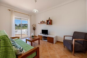 Living area - Holiday Home Casa Bege T1 with Shared Pool, Shared Garden, Terrace & Wi-Fi (Burgau)