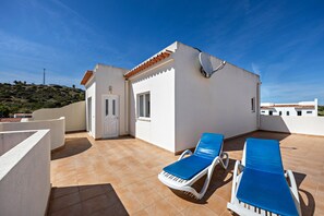 Terrace/patio - Holiday Home Villas Brites nº5 with Open Terrace, Shared Pool & Wi-Fi (Burgau)