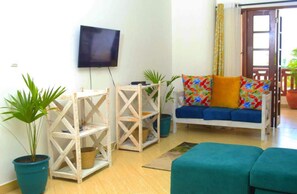 TV - Stay.Plus Lamera 1 Bedroom Apartment (Mombasa)