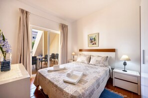 2 chambres, fer et planche à repasser, Wi-Fi gratuit, draps fournis
