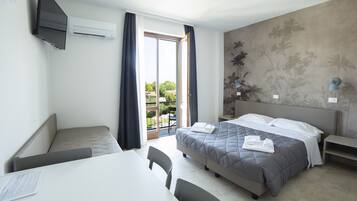 1 bedroom, free WiFi, bed sheets