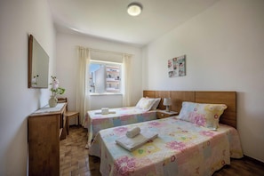 2 soverom, strykejern/-brett, wi-fi (inkludert) og sengetøy