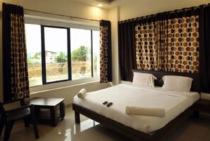 Deluxe Room | Desk, free WiFi - Hotel Krushna Express Inn (Nashik)