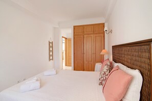 2 Schlafzimmer, Bügeleisen/Bügelbrett, kostenloses WLAN, Bettwäsche