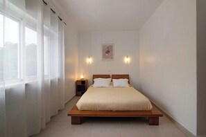 4 bedrooms, iron/ironing board, free WiFi