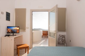 1 bedroom, Egyptian cotton sheets, premium bedding - Caldera's Majesty (Santorini)