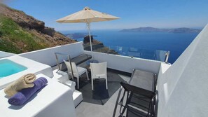 Balcony view - Caldera's Majesty (Santorini)