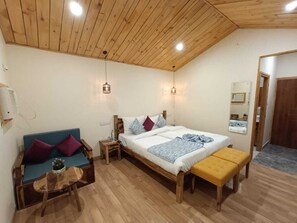 Deluxe-herbergi með tvíbreiðu rúmi | 1 svefnherbergi, straujárn/strauborð