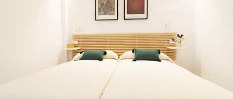 2 chambres, fer et planche à repasser, Wi-Fi gratuit, draps fournis