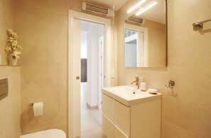 تجهيزات دش، مجففات شعر، مناشف