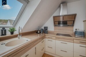 Kühlschrank, Ofen, Herdplatte, Geschirrspüler