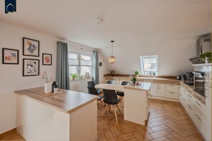 Kühlschrank, Ofen, Herdplatte, Geschirrspüler