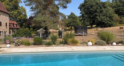 Ferme des Petites Oreilles: 4* gîte, 100 animals and 24 ha. Ideal for families
