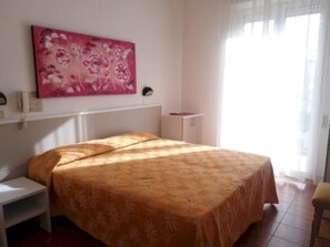 In-room safe, desk, travel cot, free WiFi - Hotel Alga (Bellaria-Igea Marina)
