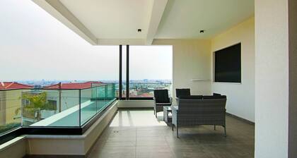 Phaedrus Living: Sea View Anna Residence 201
