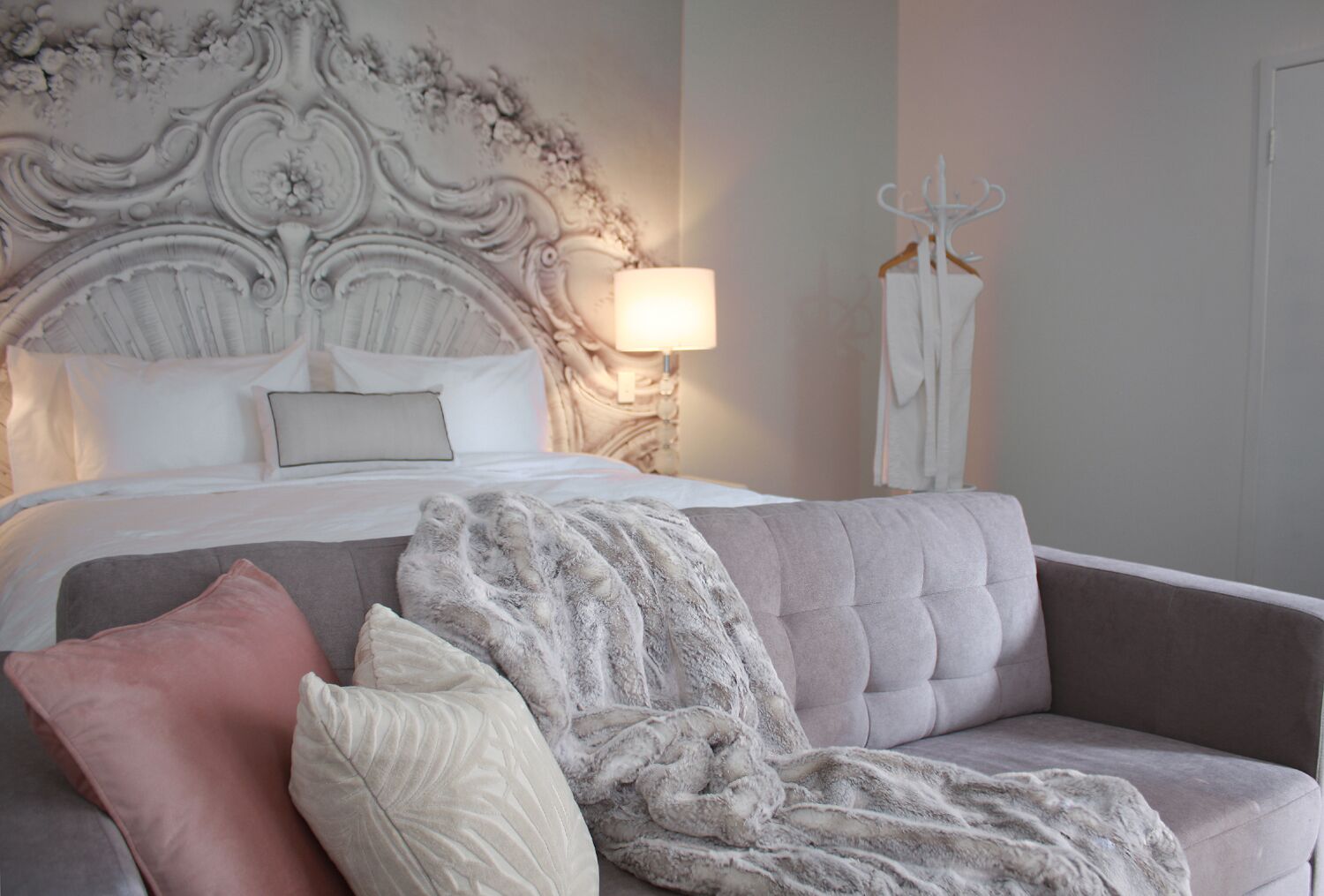 Secluded Studio Suite - Haven on the Park