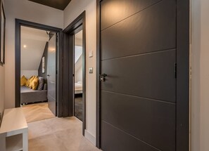 Superior Apartment, Private Bathroom (2 bedroom) | Interior - Central Belfast Apartments: University Street (Belfast)