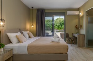 1 habitación, tabla de planchar con plancha y cuna de viaje 