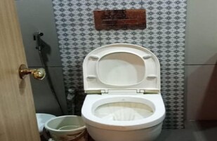 Ducha, cabezal de ducha tipo lluvia, toallas