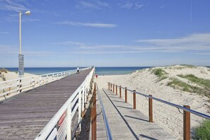 Beach nearby - *A1 location & lifestyle @ tranquil seaside shores (Grange)