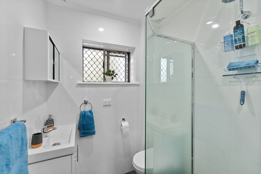 *A1 location & lifestyle @ tranquil seaside shores — image 12