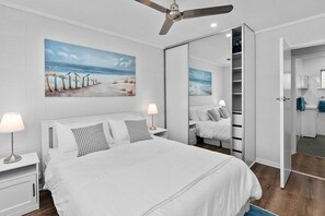 2 habitaciones, escritorio, tabla de planchar con plancha y wifi gratis 
