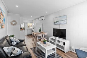 Smart TV - *A1 location & lifestyle @ tranquil seaside shores (Grange)