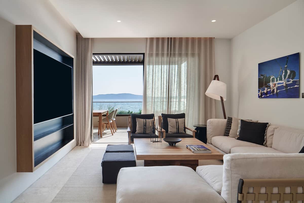 3 bedrooms, minibar, in-room safe, desk