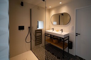 Bathroom - L'Etoile du Roy    . (Concarneau)