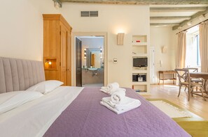 Egyptian cotton sheets, premium bedding, Select Comfort beds - Apartments Game (Dubrovnik)