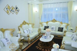 Living area - Stay.Plus Kiki Residences Nyali (Mombasa)