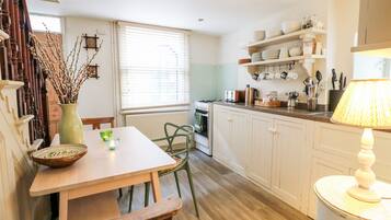 Cottage | Interior