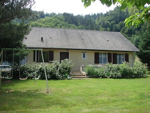 City Cottage, Ensuite, Mountain View | Garden
